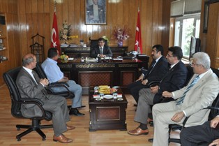 Davutoğlu, Kadınhanı'nı ziyaret etti