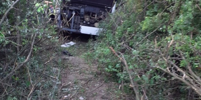Manisa'da yolcu otobüsü yoldan çıktı! Ancak böyle durabildi