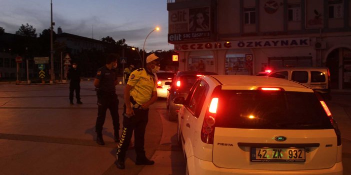 Konya'da Sosyal Mesafe Ve Maske Kontrolleri Başladı