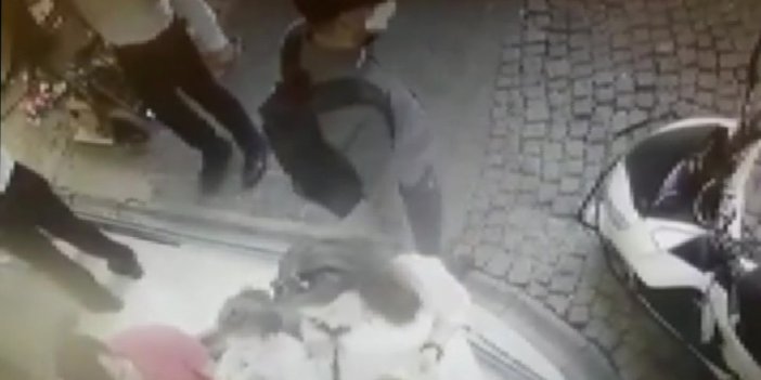 Soysuzluk kameralara böyle yansıdı! Çocuğuna yemek yedirmek isteyen annenin telefonunu çaldılar