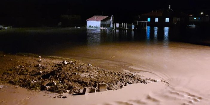 Ankara'ya yağan yağmur Konya Cihanbeyli ve Yunak'ı da etkiledi! Ekili alanlar sular altında kaldı