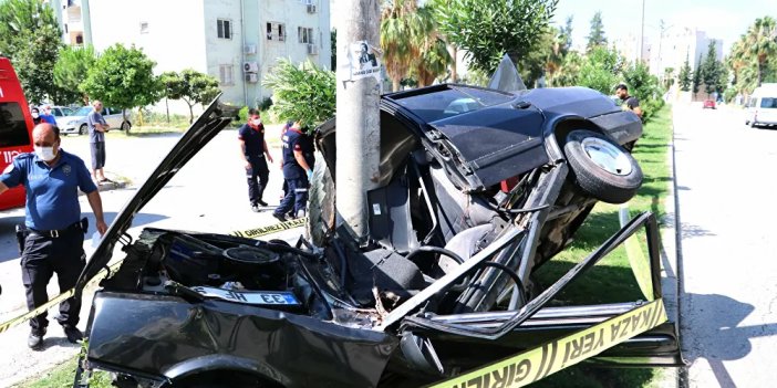 Adana'da Sınava Giderken Kaza Yaptı Otomobil İkiye Bölündü