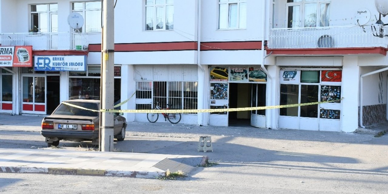 Reklam ajansında kanlı alacak verecek kavgası! 1 yaralı