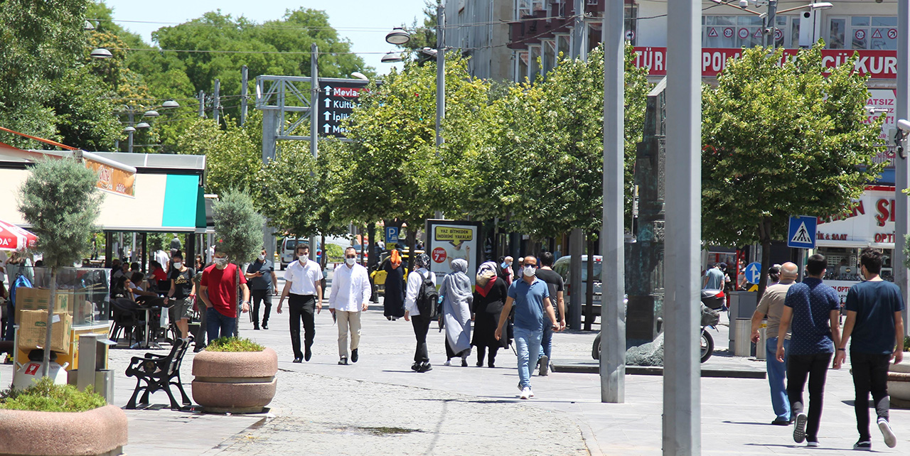 Yeni normal Konya'ya iyi gelmedi! Tedbirsizlik vakaları katlıyor