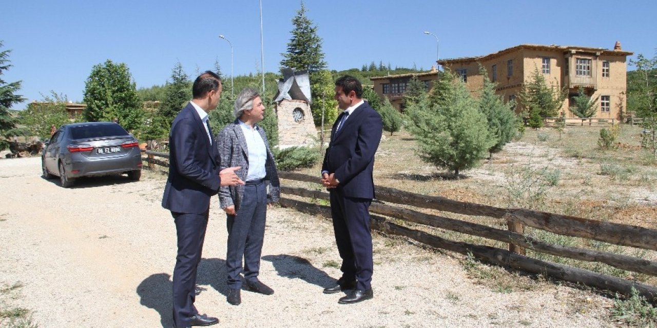 "Konya'ya aşığım çünkü: Konya her katmanında tarih fışkıran bir şehir"