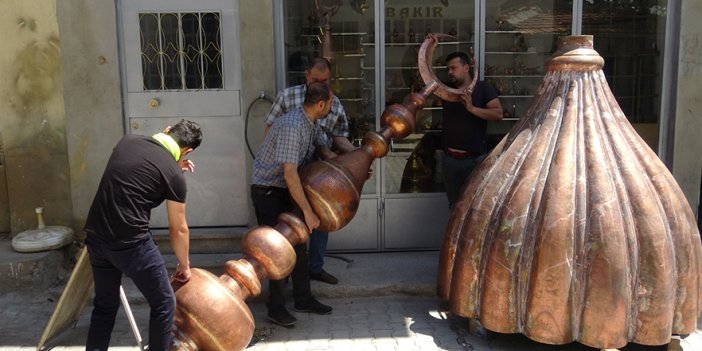 Konya'daki Kurtuluş Ulu Camisine Devasa Alem Yapıldı