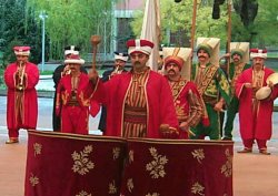 Motivasyon için Mehter Marşı çaldırıyoruz