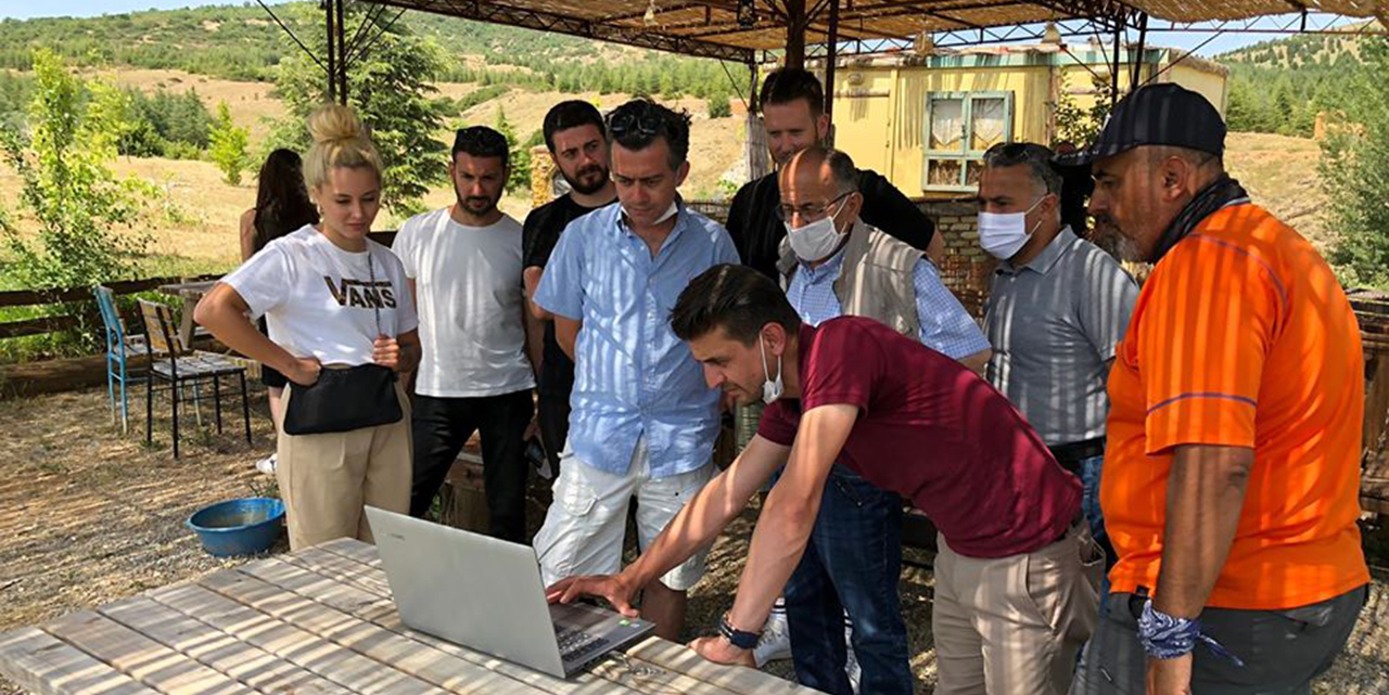 Beyşehir'e hayran kalan film ekibi Bayındır'la belgesel istişaresi yaptı