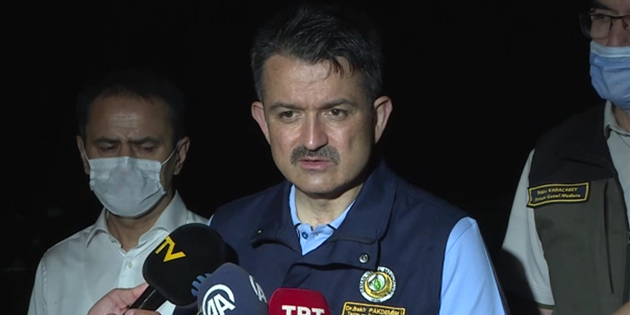 Pakdemirli: Gelibolu'da İHA'lar dronlar havalandı uzay mekiği hariç tüm teknolojileri kullanıyoruz
