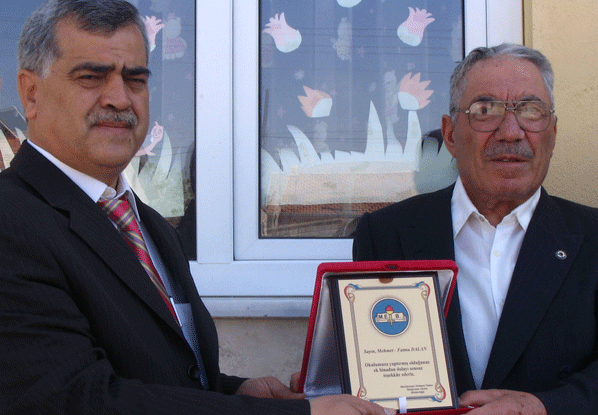 Okul tarla satan çiftçi parasız