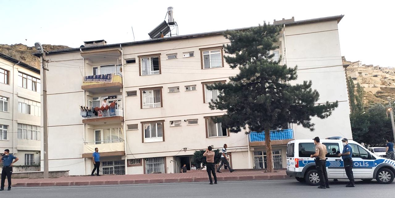 Bir buçuk yaşındaki Onur 4'üncü kattan düştü