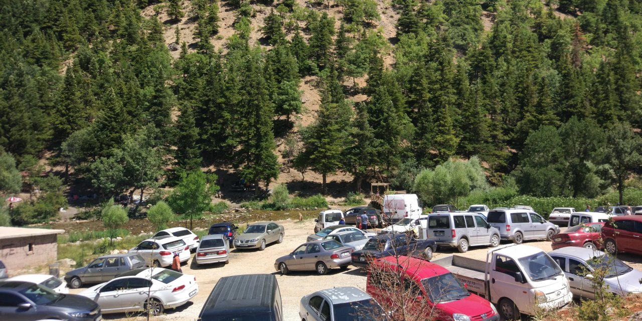 Konya Bozkır'da Aygırdibi piknik alanına ilgi büyük