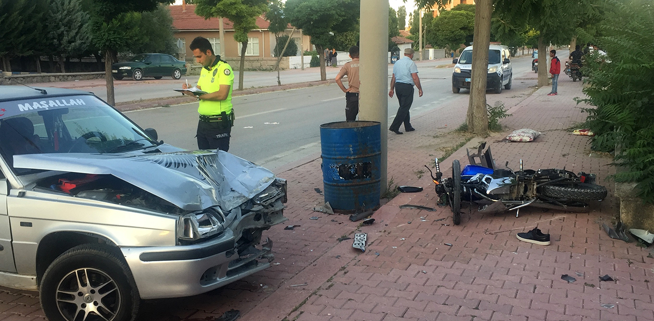 Konya'da otomobille çarpışan 17 yaşındaki motosiklet sürücüsü öldü