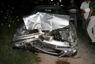 Otomobiller çarpıştı, 3 kişi yaralandı
