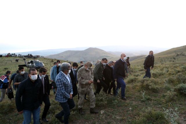 Van'da keşif yapan uçak düştü! Emniyet güçlerini taşıyan uçaktan kurtulan olmadı