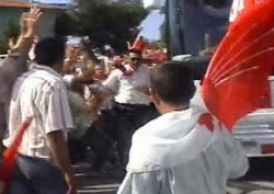 Kılıçdaroğlu'nun korumasından partiliye darp