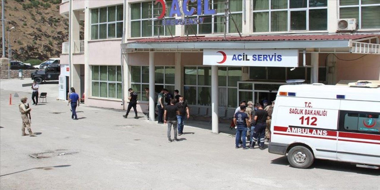 Şemdinli'de askeri araç geçişi esnasında patlama yaşandı