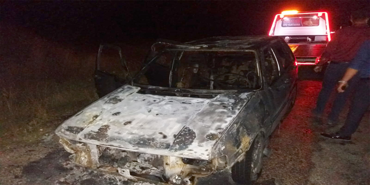 Konya'da alev alan LPG'li araç kullanılamaz hale geldi