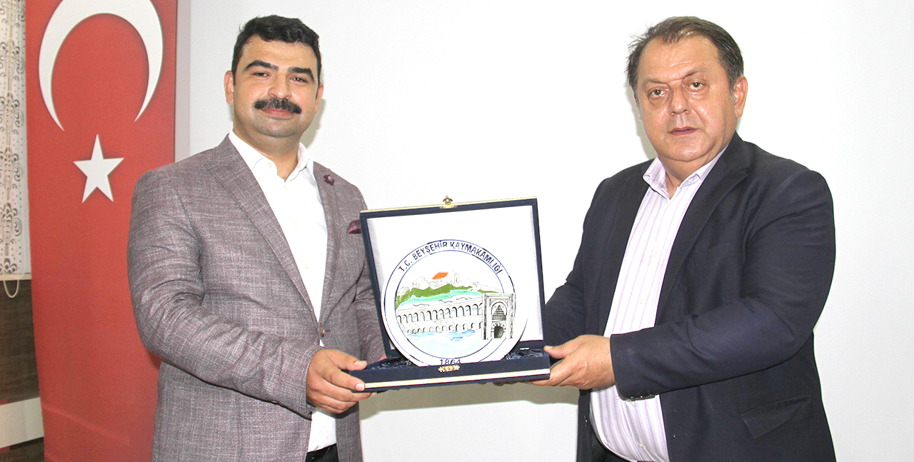 Derebucak Hilvan'a atanan Kaymakam Doğan'a veda etti