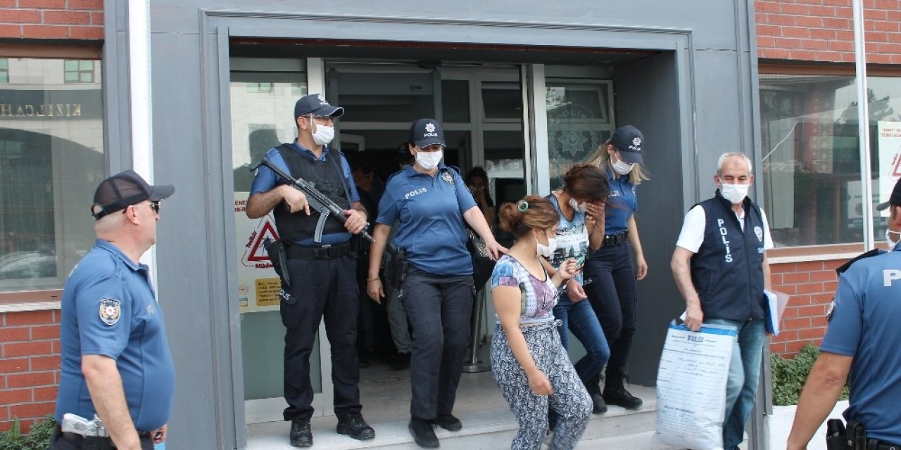 Evden ziynet eşyası çalan 5 kişi tutuklandı