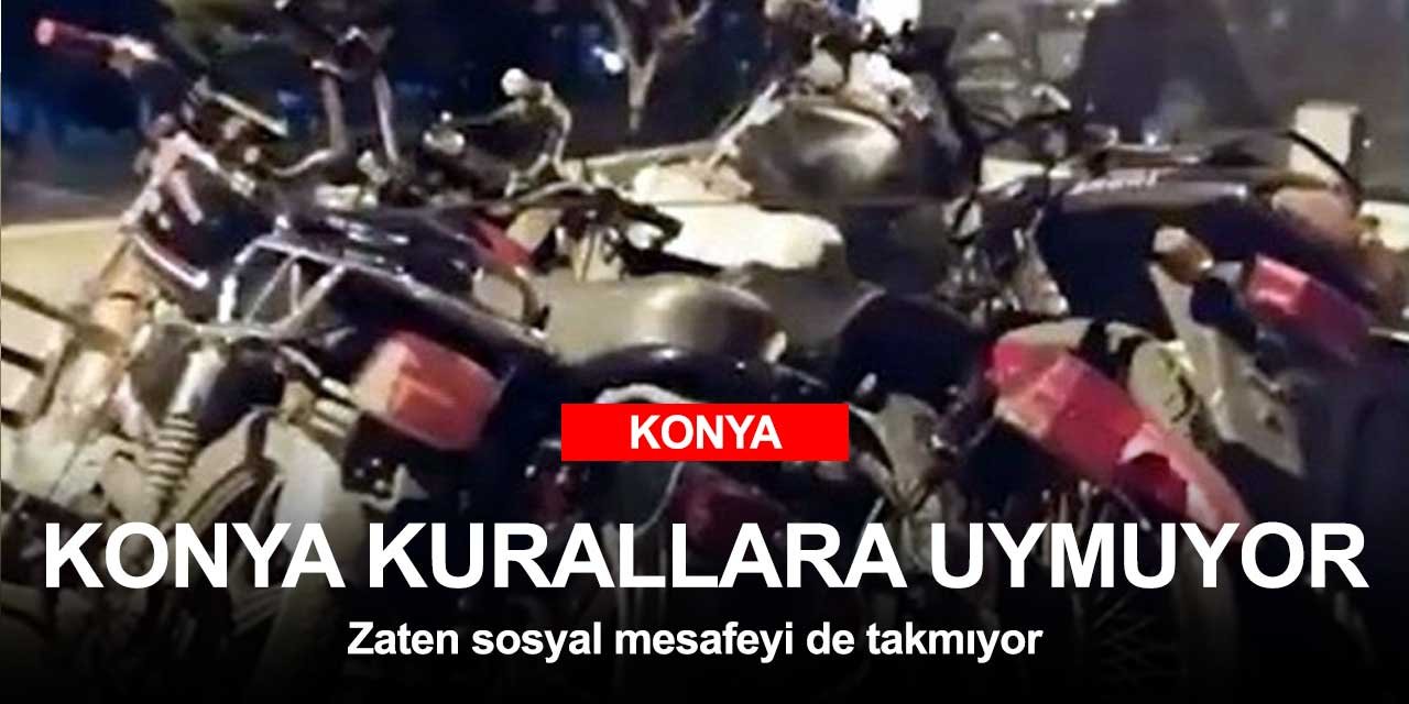 Konyalı sosyal mesafeye de trafik kurallarına da uymuyor