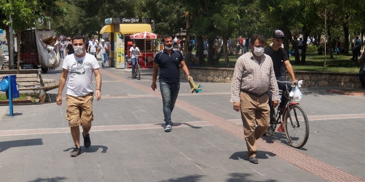 Tedbirler unutulunca vaka sayısı arttı! 67 kişi koronaya yenildi