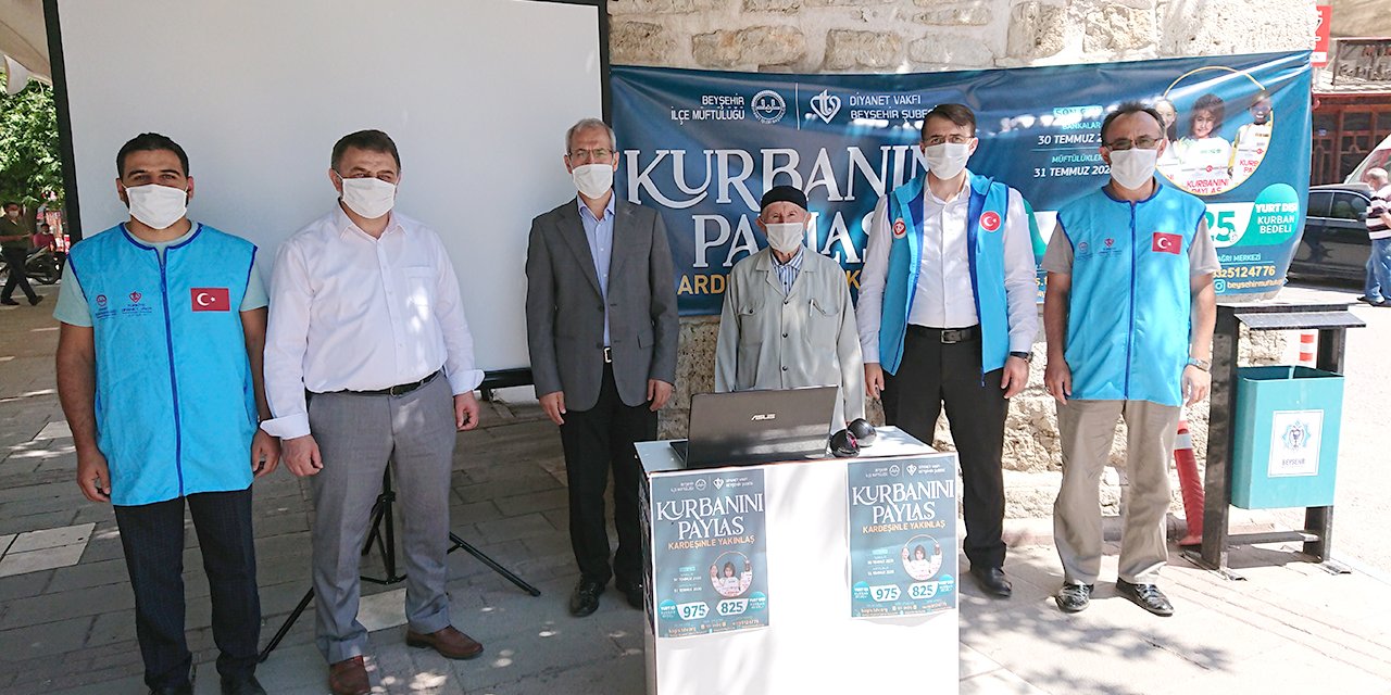 Türkiye Diyanet Vakfı kurban bağışı alımına devam ediyor