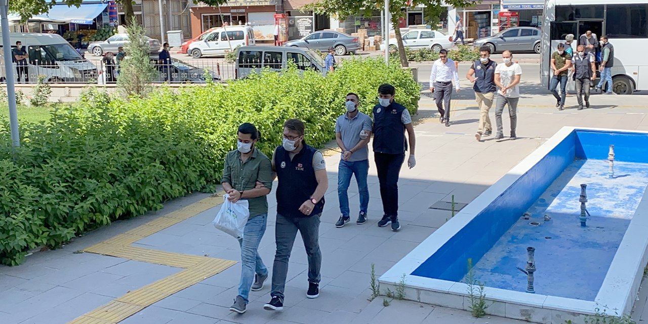 12 ildeki FETÖ'nün 'periyodik ve ardışık arama'sı operasyonunda 3 kişi tutuklandı