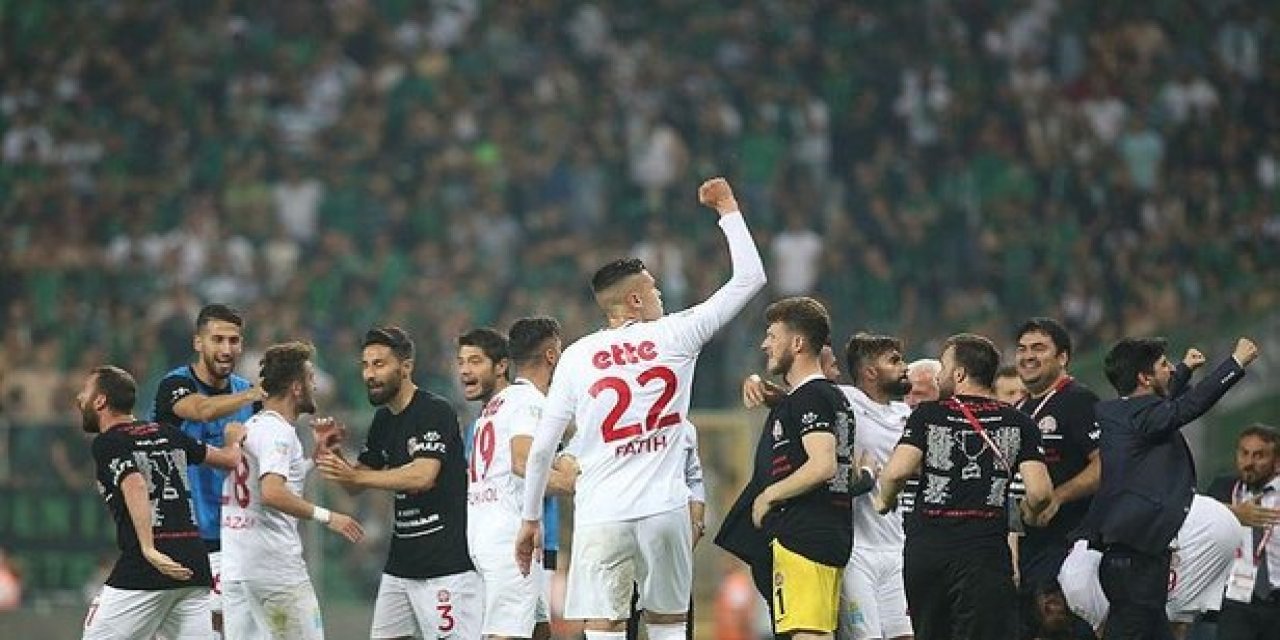 Süper Lig'in yeni takımı Fatih Karagümrük oldu! Adana Demirspor yine yapamadı