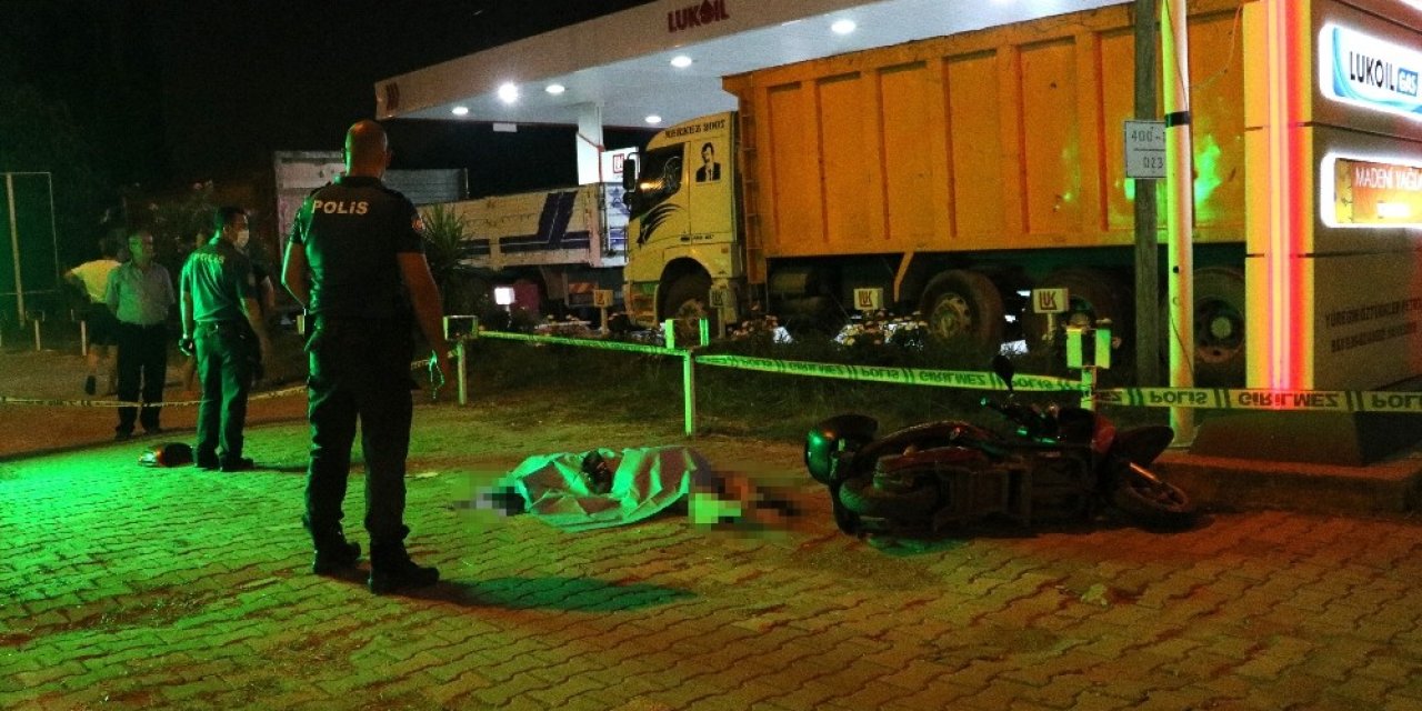 Kazada ölen ağabeyine feryadı herkesi ağlattı