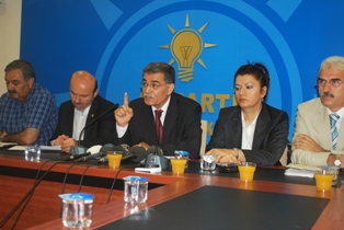 AKP Konya Milletvekilleri'nden toplantı