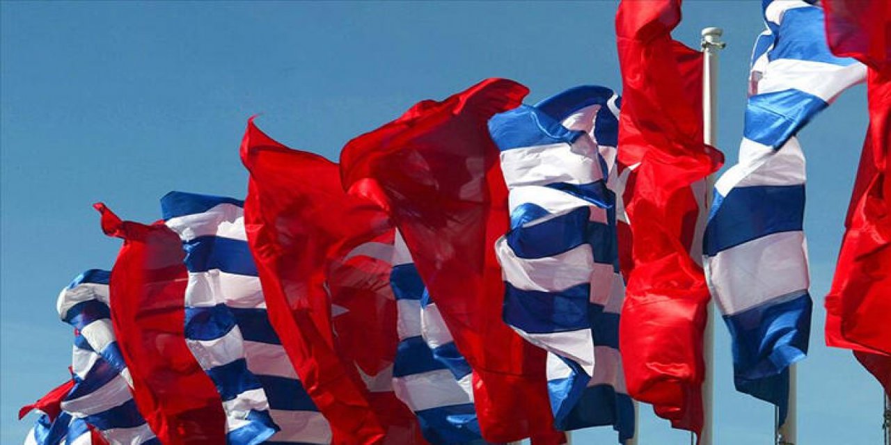 Atina yelkenleri suya indirdi görüşmek istiyor