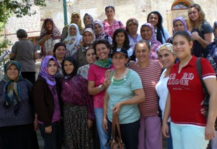 AKP'li kadınlardan Konya çıkarması