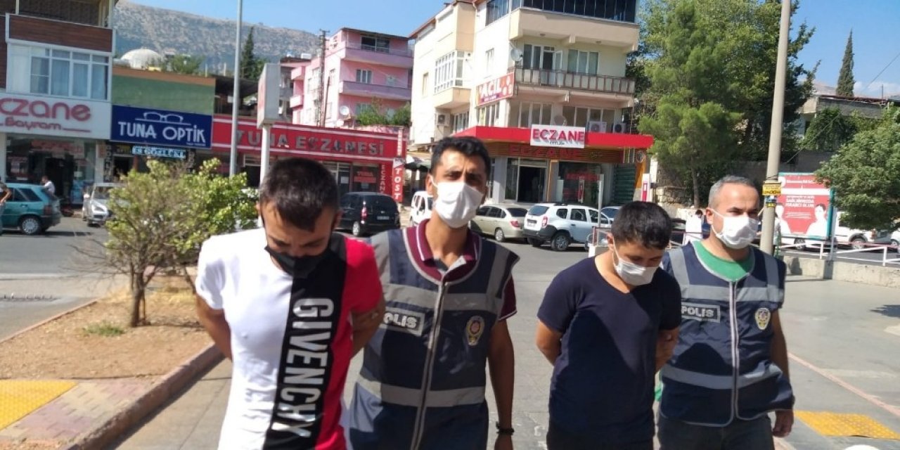 Gece saatlerinde evlerden hırsızlık yapan 2 kişi tutuklandı