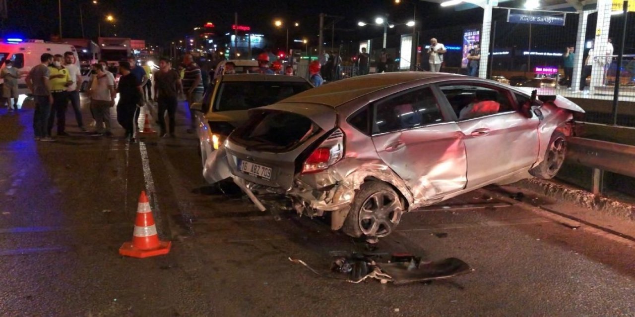 Zincirleme kazada kardeşinin aracını gördü! 'İsmail nerede?' diyerek sinir krizi geçirdi