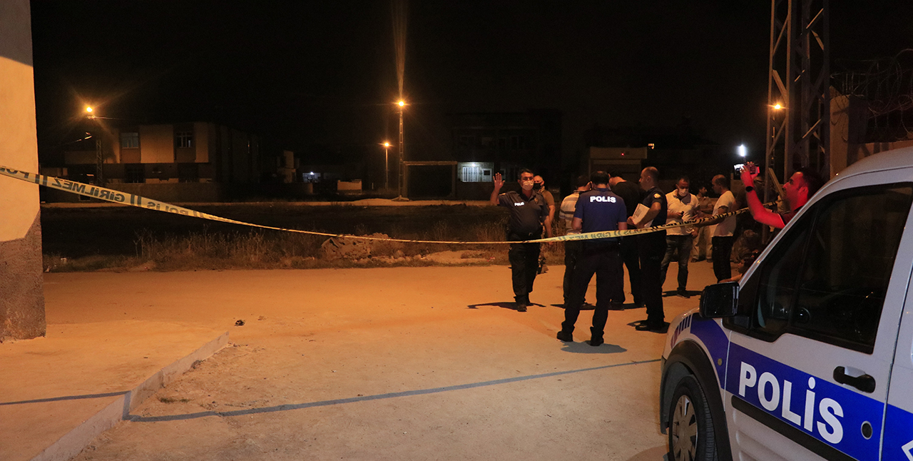 Adana'da patlama! Müstakil evin damına EYP atıldı