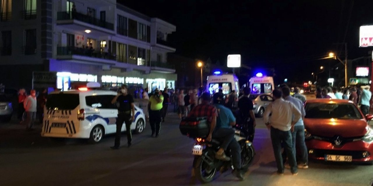 Marketten çıkan 2 çocuğa motosiklet çarptı! Çocuklar ve sürücü yaralandı