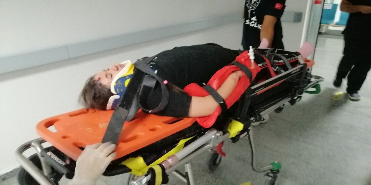 Freni boşalan otomobil şarampole devrildi! 6 yaralı