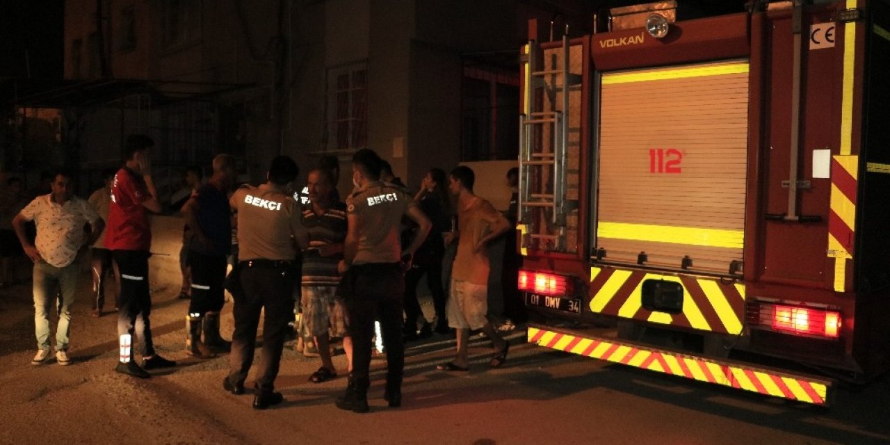 Yanıcı madde döküp evini yakan şahıs hastanelik oldu