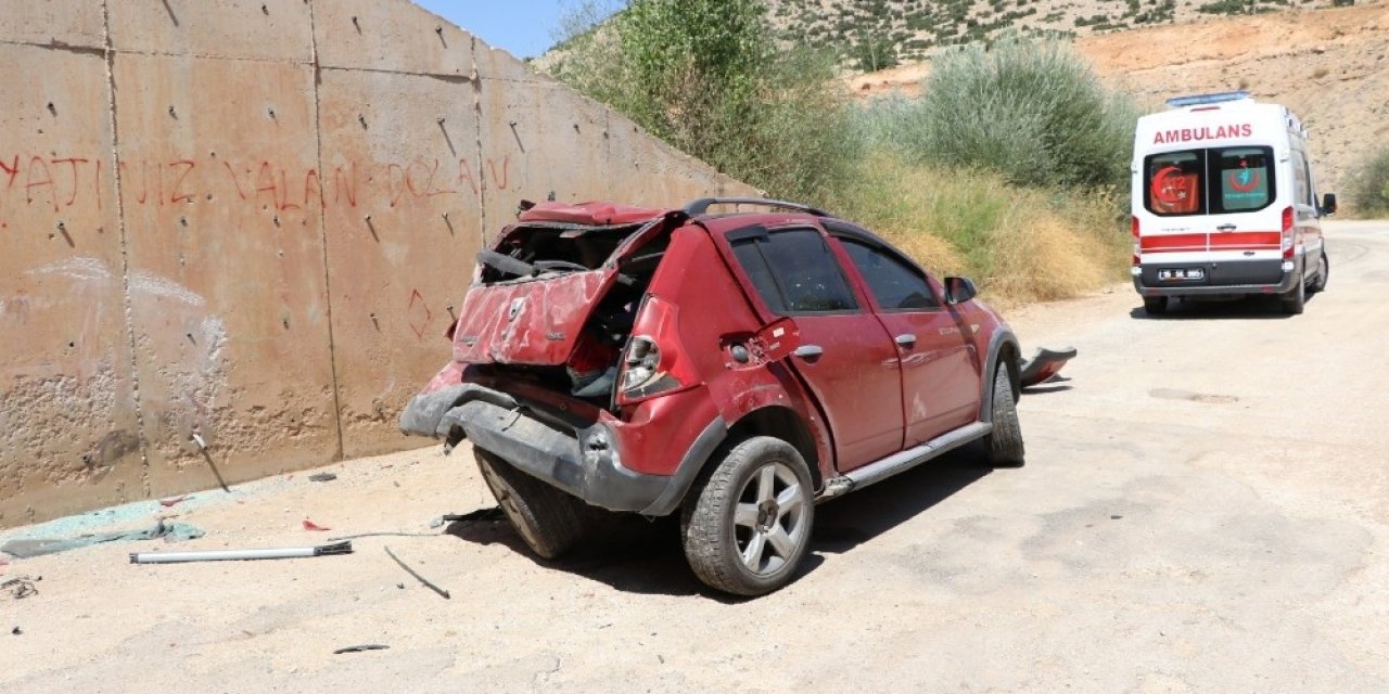 Burdur'da kontrolden çıkan otomobil köprüden düştü! 1 ölü 2 yaralı