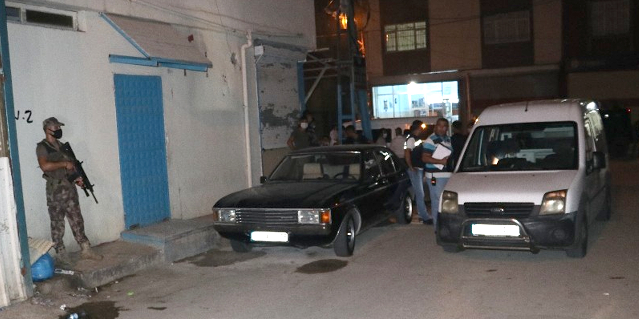 Seyhan’da silahlı kavga! Ayağından vurup kaçtı