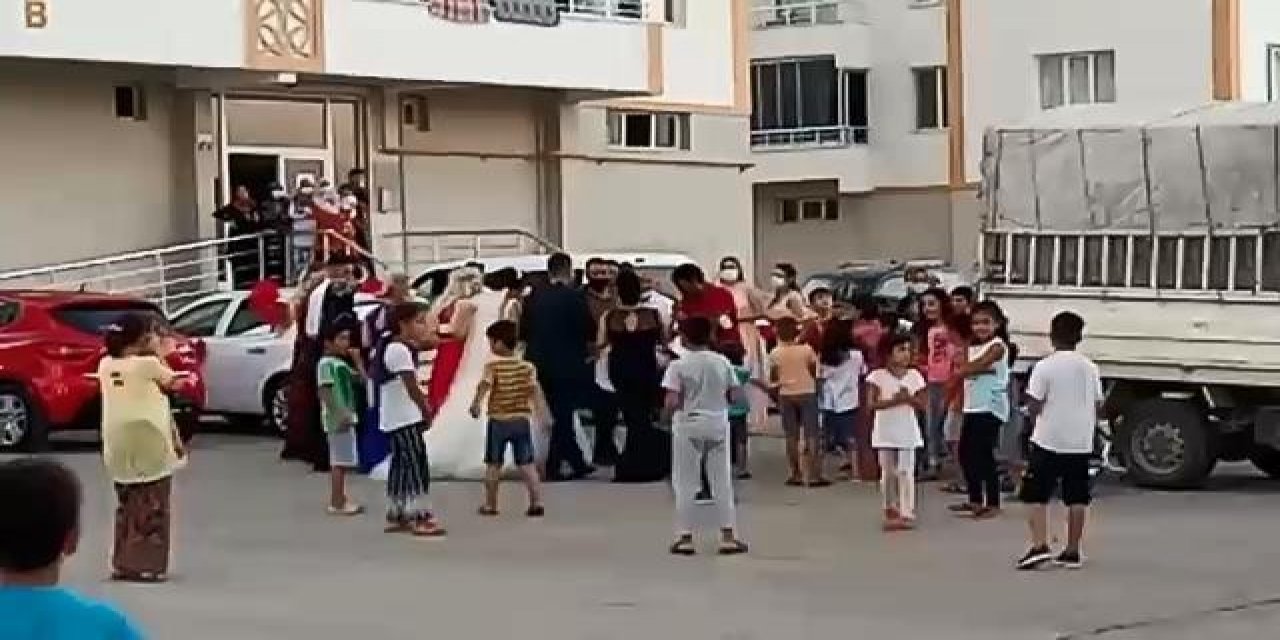 Vakaların uçuşa geçtiği kentte ’korona halayları’ sürüyor