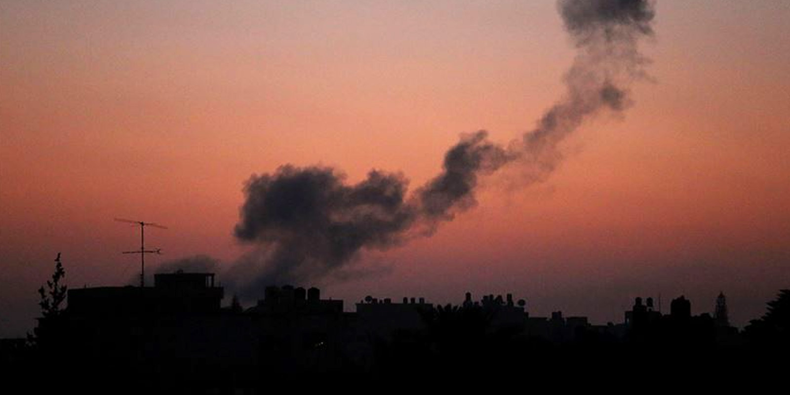 İsrail Suriye’ye havadan saldırdı! 2 asker öldü 7 asker yaralandı