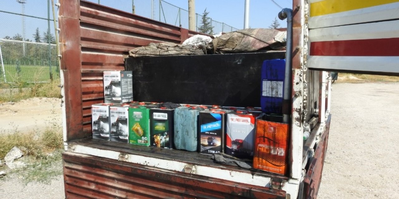 Bir kamyonda 31 bin 446 litre kaçak akaryakıt ele geçirildi