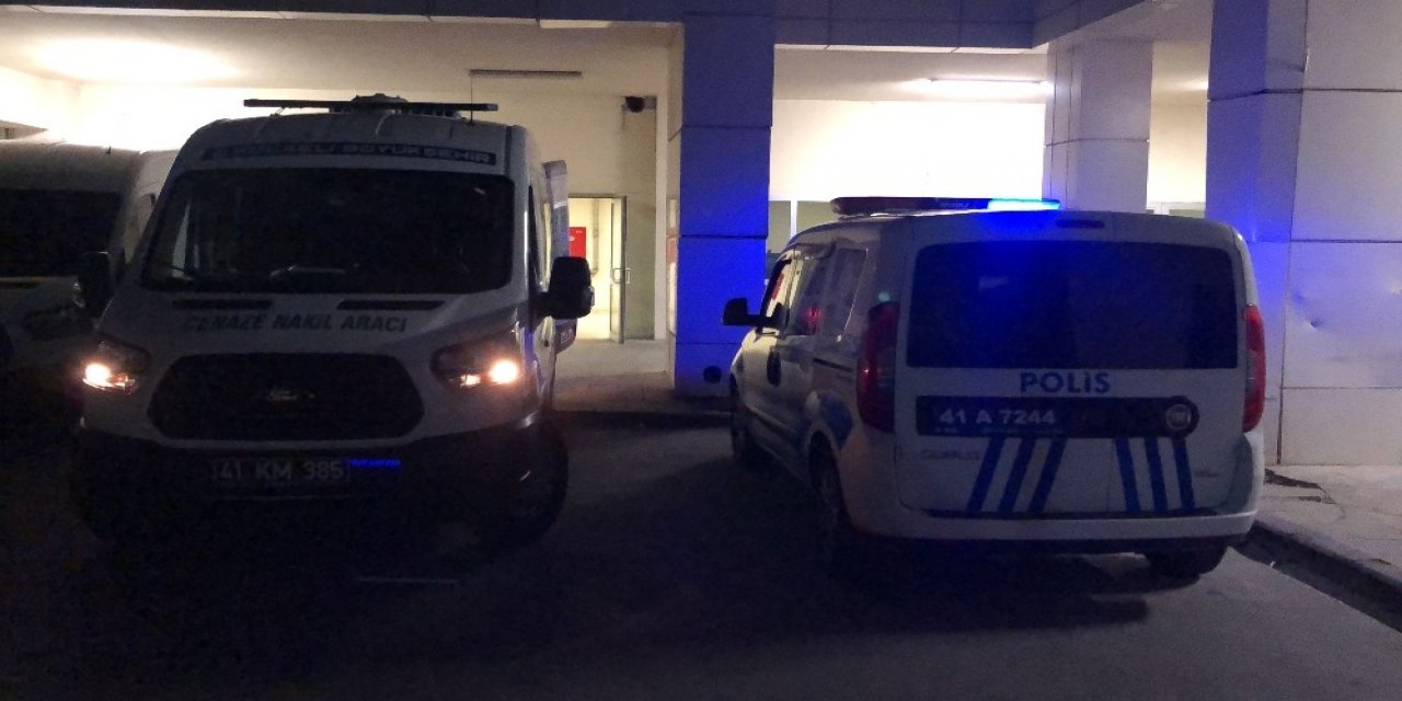 Karton fabrikasında iş makinesi altında kalan işçi can verdi