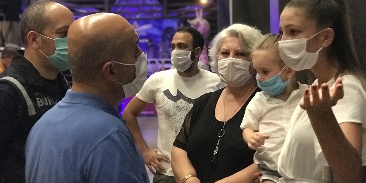 Kına ihbarına giden polis gelin damat iş yeri ve davetlilere ceza kesti