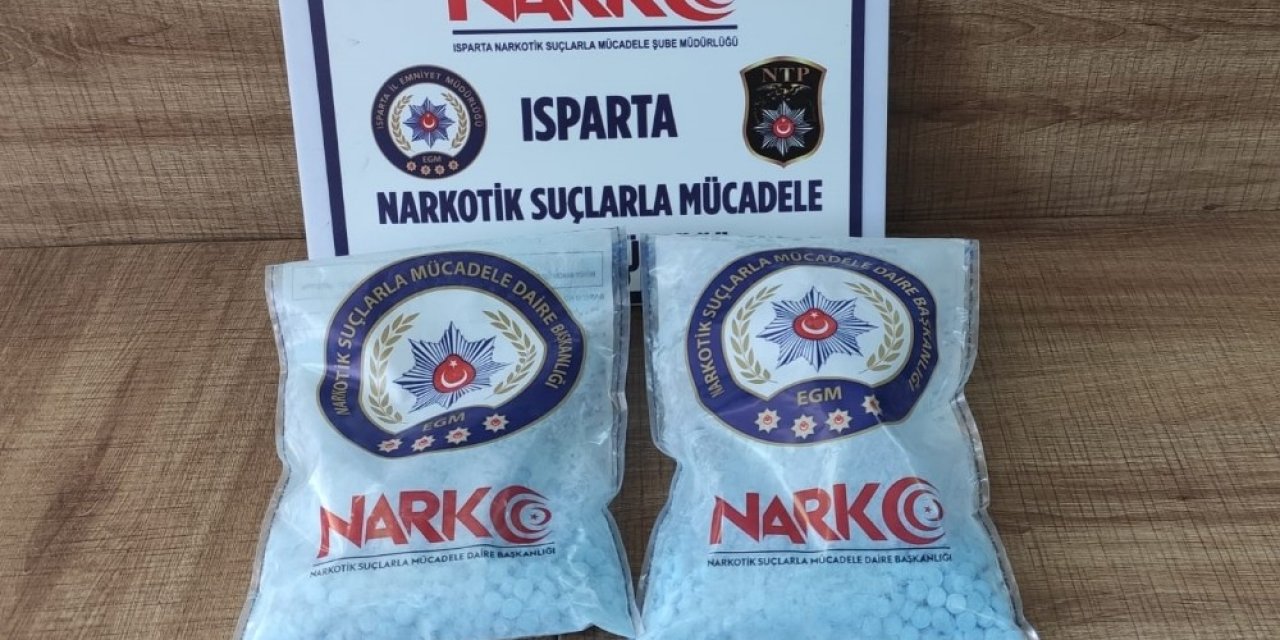 Isparta'da polsten şok operasyon! Yolcunun çantasından çıktı