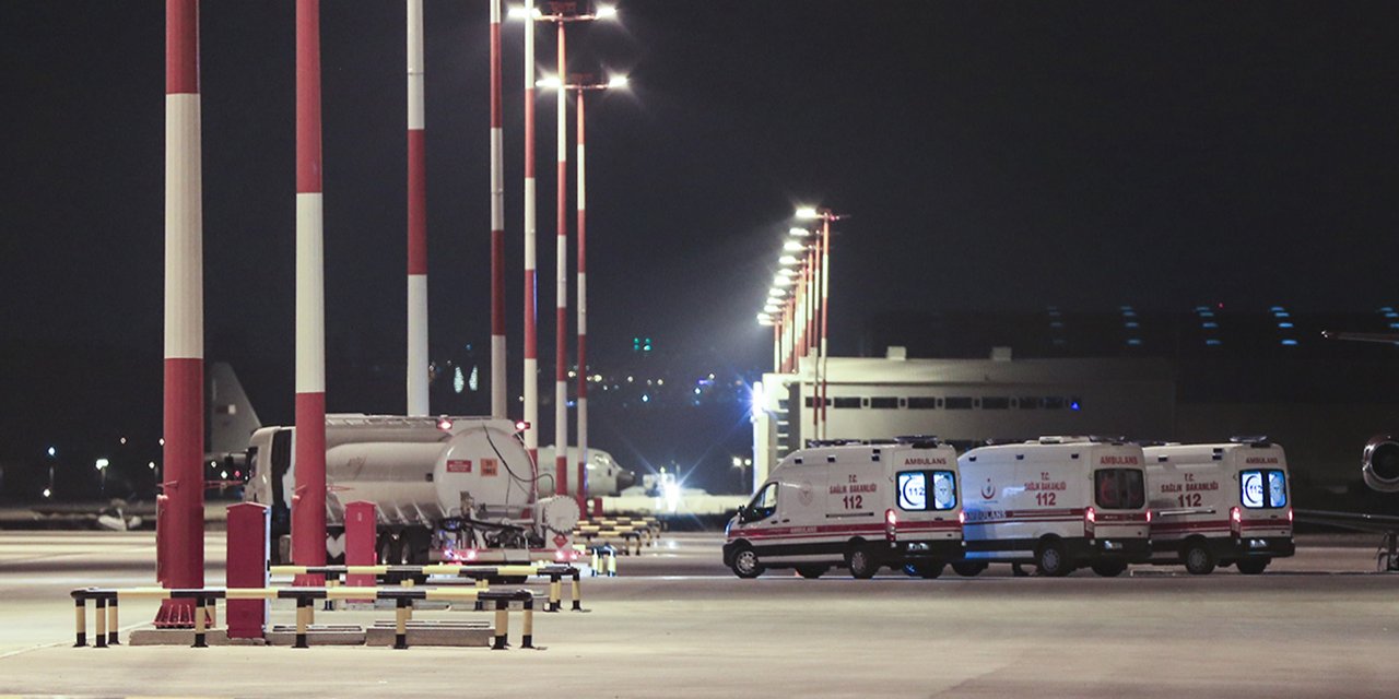 KKTC'den tedavi için gelen Kovid-19 hastaları Ankara'ya indi