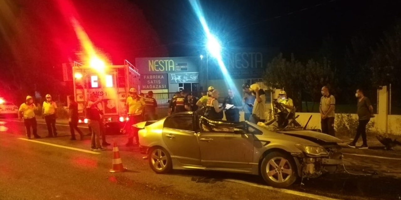 Gece yarısı korkunç kaza! 2 kişi öldü 2 yaralı var