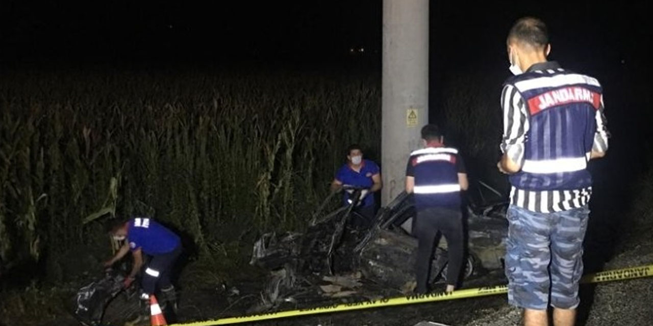 Direğe çarpıp alev alan otomobilinde yanarak can verdi